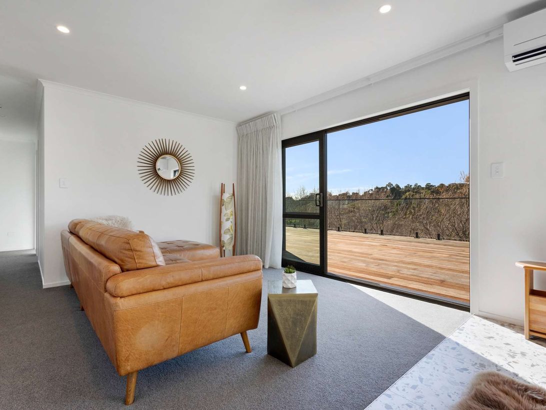 14105641778586847531