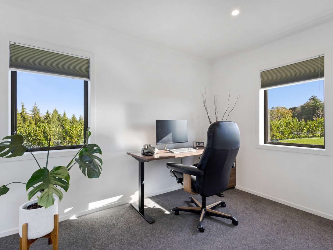 14914311923701557031