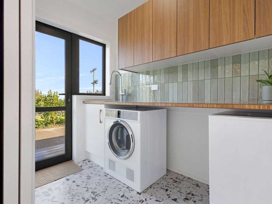 15408277179797550706